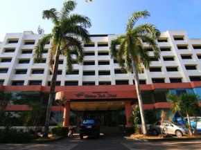 Отель Wattana Park Hotel  Trang